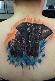 回水彩大象母子紋身圖案
