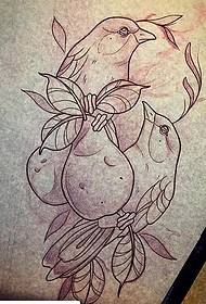 Ang manuskrito sa European and American bird fruit pear tattoo pattern nga manuskrito
