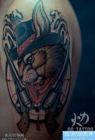 рука популярний дуже красивий візерунок татуювання кролика