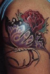 紫色蝴蝶和红玫瑰纹身图案