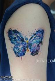 Pattern di tatua di farfalla acquarellu di spalla