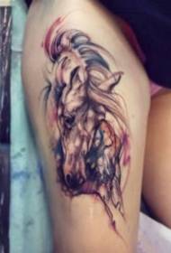 Lijep set galopirajućih slika tetovaža konja