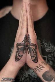 Rankų drugelio tatuiruotės modelis