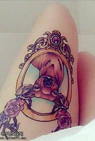 Motivo tatuaggio fulvo colorato