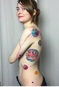 Modello di tatuaggio di volpe dipinto sul retro