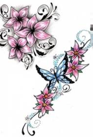 Обојени биљни цветови лозе и рукописни материјал за тетоважу лептира