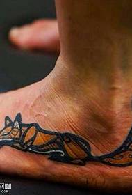 Model de tatuaj de vulpe de picior