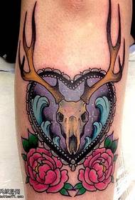 Oborožite trend osebnostni vzorec tetovaže jelena