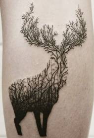 Jedinstveni oblik crnog jelena sa uzorkom tetovaže šumskog drveta
