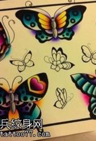 手稿精美的蝴蝶纹身图案