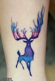 Нога тетоважа на erвезденото небо од елени