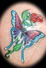 Maayo nga butterfly nga rosas nga gipintalan sa parisan sa tattoo