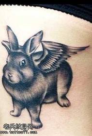 可愛的有翼的兔子紋身圖案