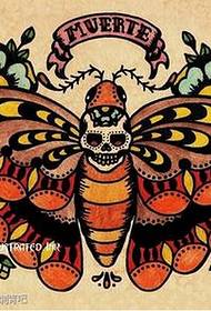 Barvni vzorec ročnega šolskega metulja za tatoo
