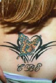 Forma inimii fluture vertebre coadă și model de tatuaj scrisoare