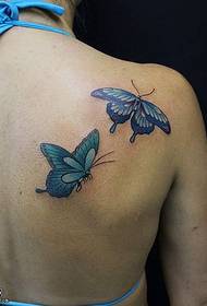 Bi tximeleta tatuaje sorbaldetan