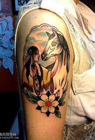 Modèle de tatouage de cheval mode beau bras