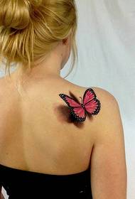 Varios tatuajes de mariposas en 3D son femeninos