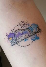 stile acquerello interessante modello elefante e pianeta tatuaggio