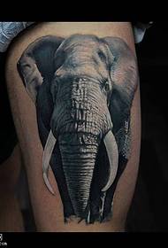 大腿現實大象紋身圖案