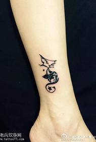 Azeri tatuaje txiki bat orkatilan