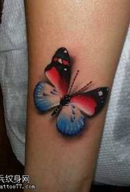 Цветная реалистичная красная татуировка бабочки
