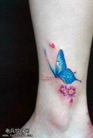 다리 블루 나비 문신 패턴