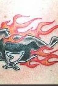 Pola tattoo kuda seuneu nganggo warna taktak jalan