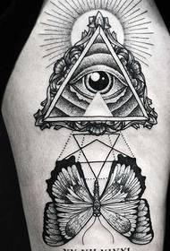 Braccio a forma di tatuaggio a farfalla con occhio di dio