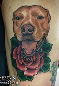šlaunies šuo tatuiruotės tatuiruotės modelis