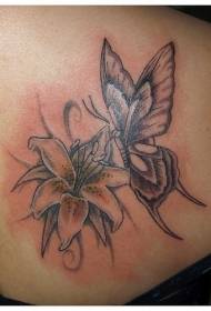 Padrão de tatuagem preto e cinza com lírios e borboletas