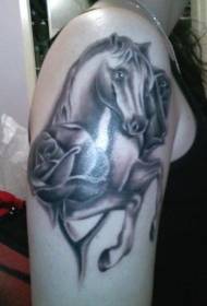 Pola tato kuda hitam dan mawar