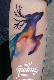 Modèle recommandé de tatouage de cerf de couleur lune