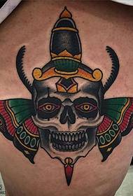 Vzorec tatoo metulj stegna lobanje