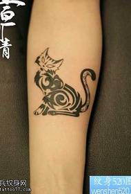 Ingalo iphethini le-fox totem tattoo