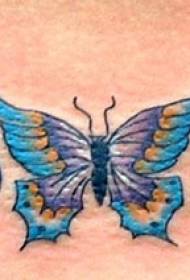 Totem tribale di colore e motivo tatuaggio farfalla