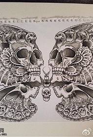 Immagine tatuaggio farfalla teschio di personalità