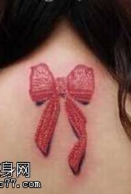 Zadní červený motýl tetování vzor