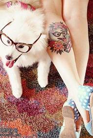 Motif de tatouage de chien super mignon Menghua