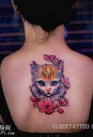 Graži maža lapės tatuiruotė ant nugaros