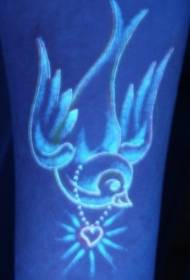 Swallows with Heart-Shaped Necklace Fluorescent Tattoo Pattern