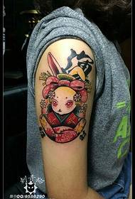 modello di tatuaggio coniglio spalla