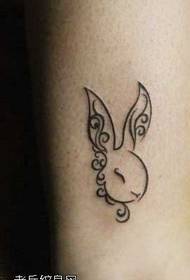 pola tattoo kelenci leutik sareng suku leutik