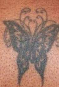 Čierny motýľ tetovanie vzor