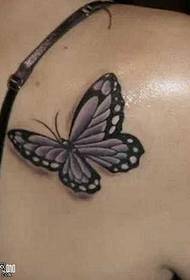 Patrón de tatuaxe de bolboreta no ombreiro