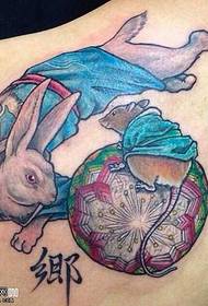 patrón de tatuaxe de coello de ombreiro