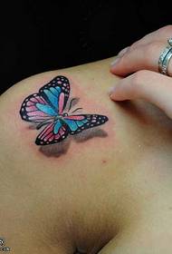 Modello tatuaggio farfalla spalla