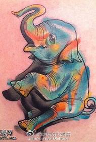 назад нарисованный образец татуировки слона