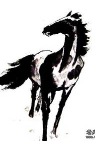 馬のタトゥーパターン：印象的な走る馬のタトゥー画像