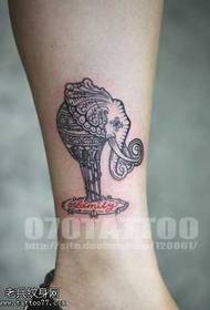ett totem elefant tatuering mönster på benet